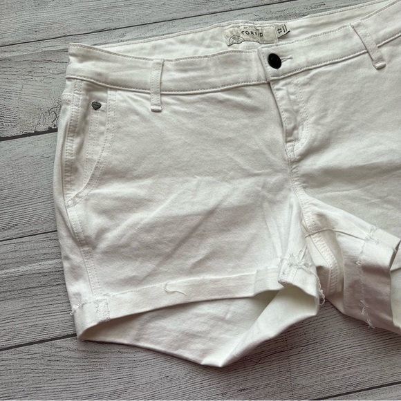Torrid 3.5” Mid Rise Boyfriend Stretch Shorts Womens Size 12 - Picture 2 of 9
